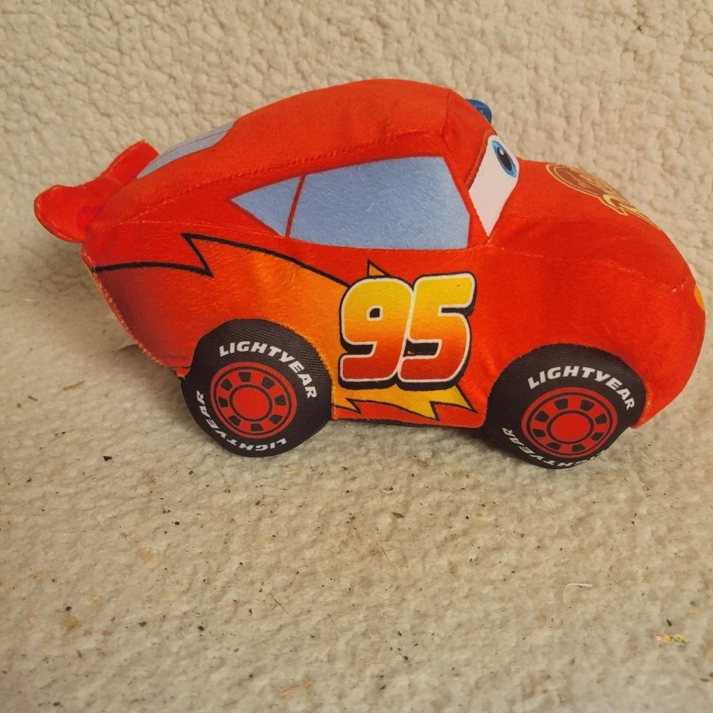 NEW, DISNEY PIXAR CARS LIGHTNING MCQUEEN 9